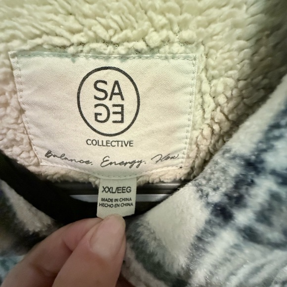 SAGE Collective Sherpa-Lined Plaid Jacket - Picture 3 of 5